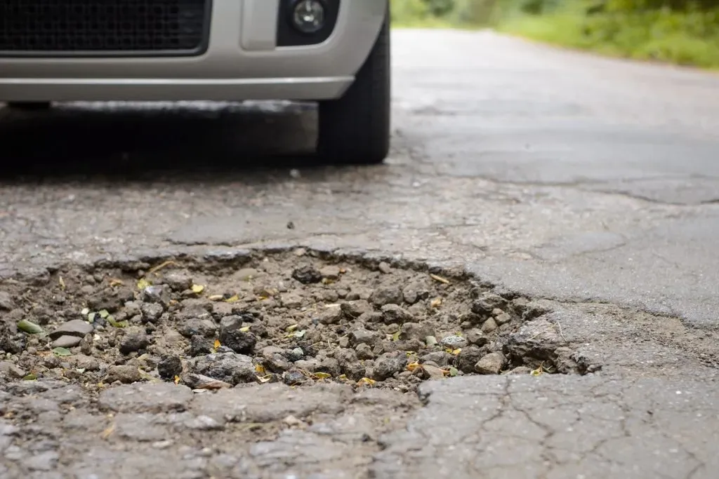 Why Homeowners Shouldn’t Always Accept the Lowest Bid for Asphalt Work