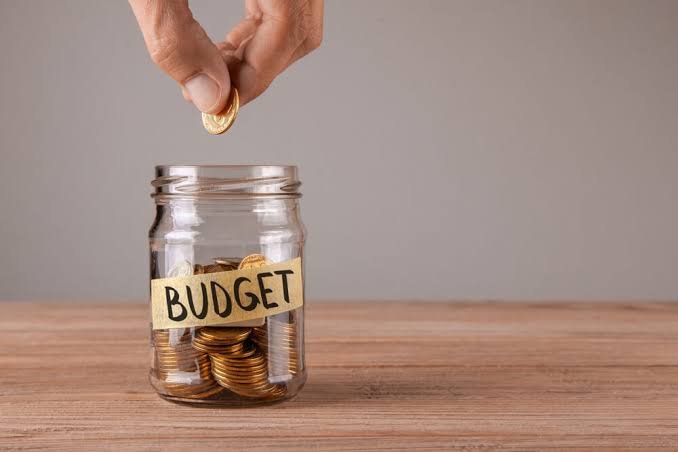 How Commercial Property Managers Should Budget for Parking Lot Maintenance